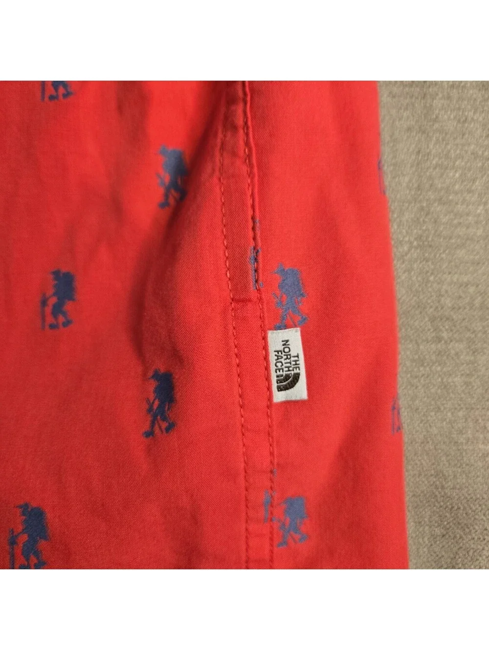North Face Shirt Mens Medium Red All Over Print Lightweight Hiking Camp Cotton